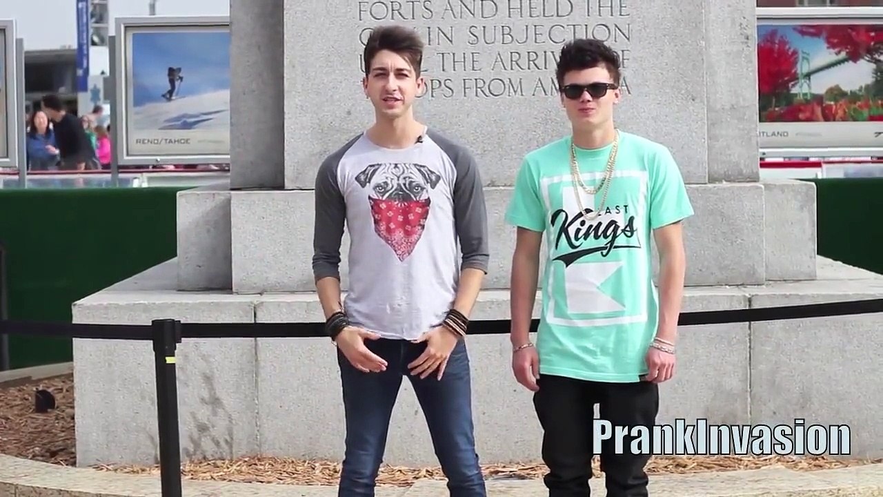 Kissing Prank Belly Button Poke [ Kissing Hot Sexy Girls ]