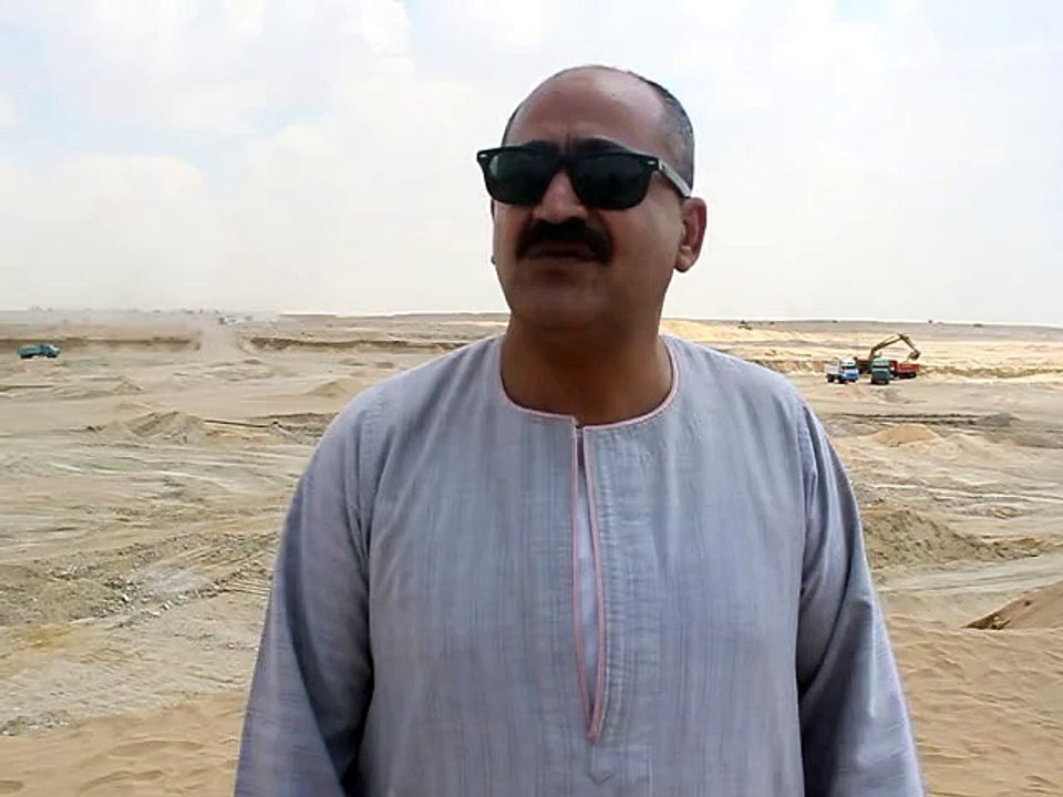 عربي مجاهد نقيب فلاحى الاسماعيلية فى أو ل موقع حفر بقناة السويس الجديدة سبتمبر2014