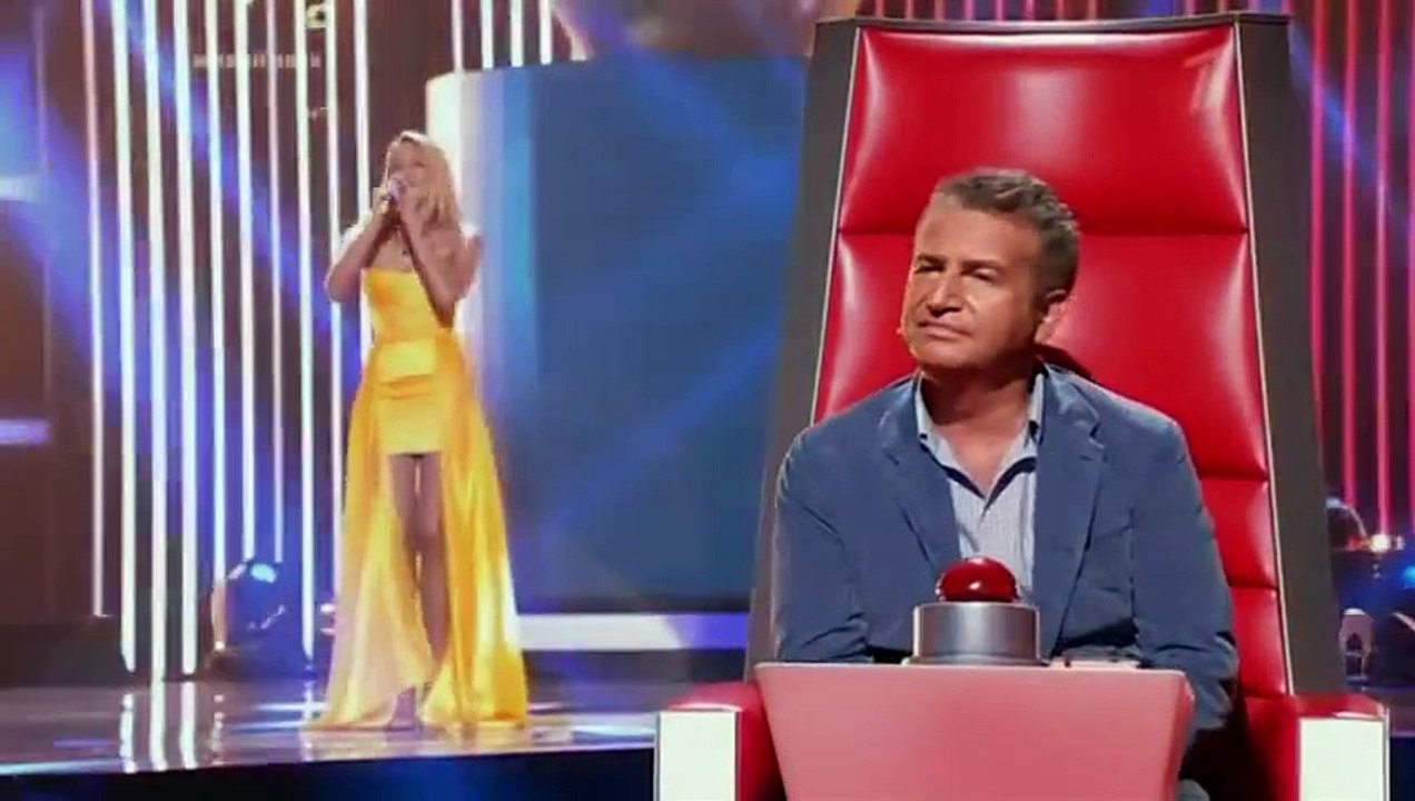 Голос. Судьи повернулись на первой ноте. Девушка нереально красиво спела (1)