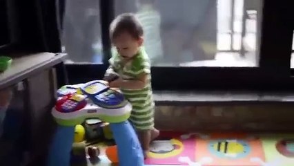 Try not to smile when this baby sees his dad - YouTube