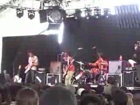 Noisettes Don't Give Up Coachella 2007