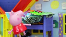 Peppa Pig SLEEPOVER Slumber Party Play Doh Sleeping Bags and Blind Bags Peppa Pig Toys DisneyCarToys