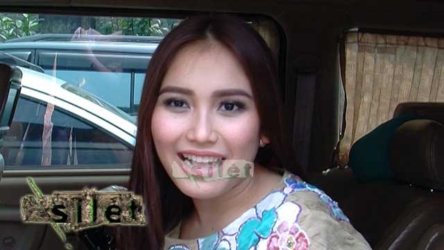 Kisah di Balik Nama Ayu Ting Ting - Silet 14 November 2015