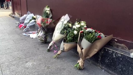 Attentats de Paris : recueillement devant le Petit Cambodge (2)