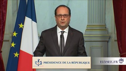 Attaques de Paris : Hollande parle d"'acte de guerre mené par une armée djihadiste"