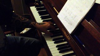BluesyPianoScales - JamSheet in A . blues in A minor - backing track by DolphinStreet