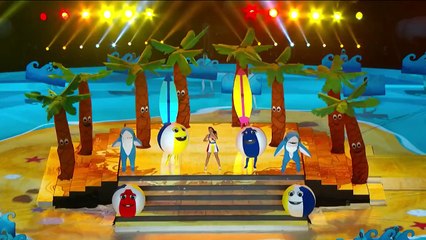 Katy-Perry---Super-Bowl-2015---