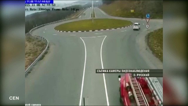 Camion de pompiers Russe vs Rond-point