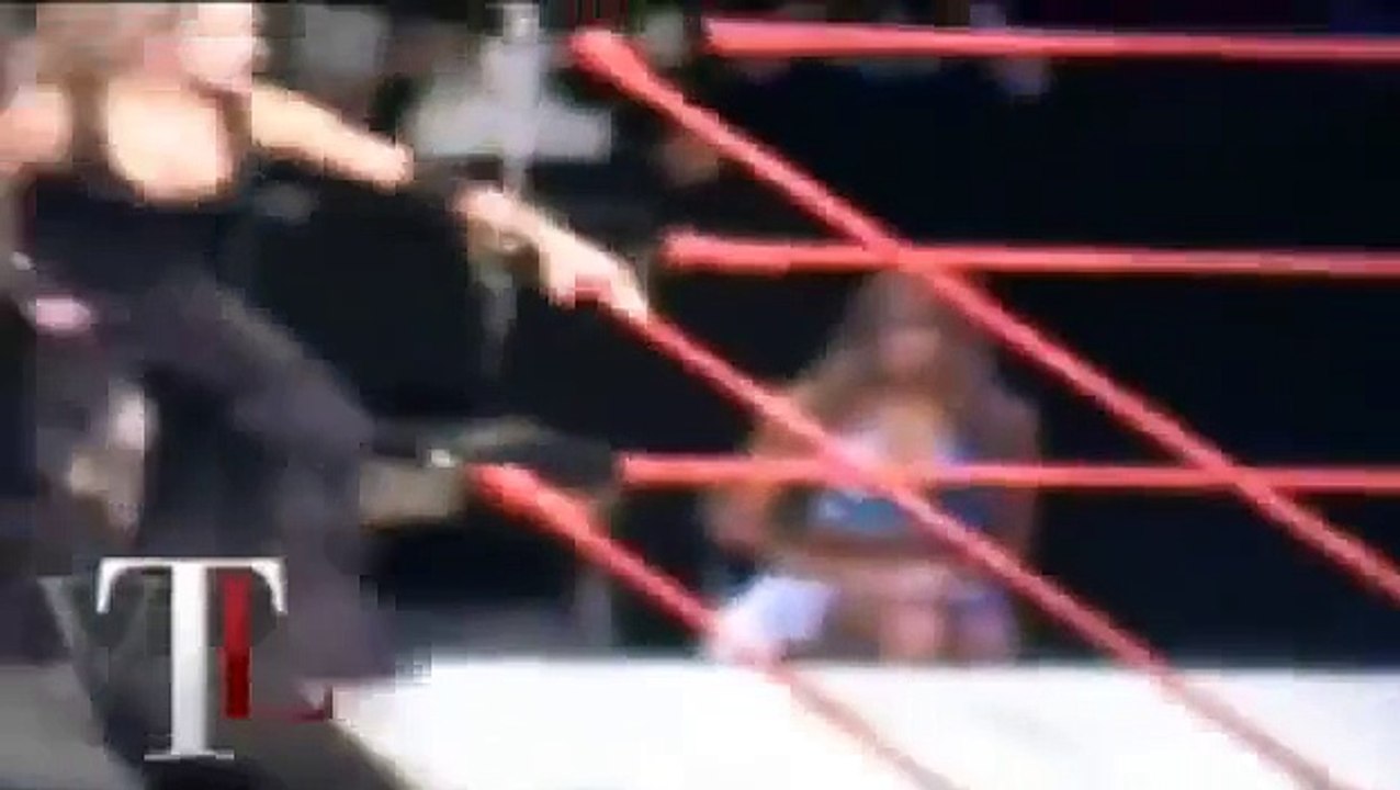 Trish Stratus vs Torrie Wilson Victoria shows