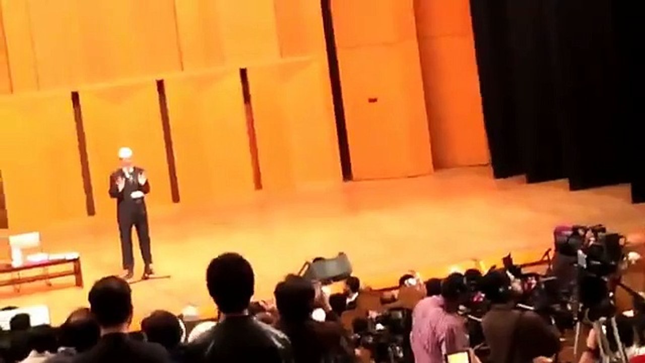 A Japanese girl  converted To Islam