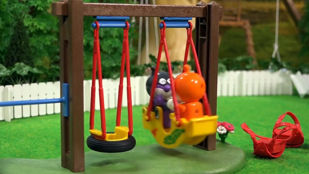 anpanman アンパンマンおもちゃ 公園の鉄棒で遊ぼう♪ Pororo peppa