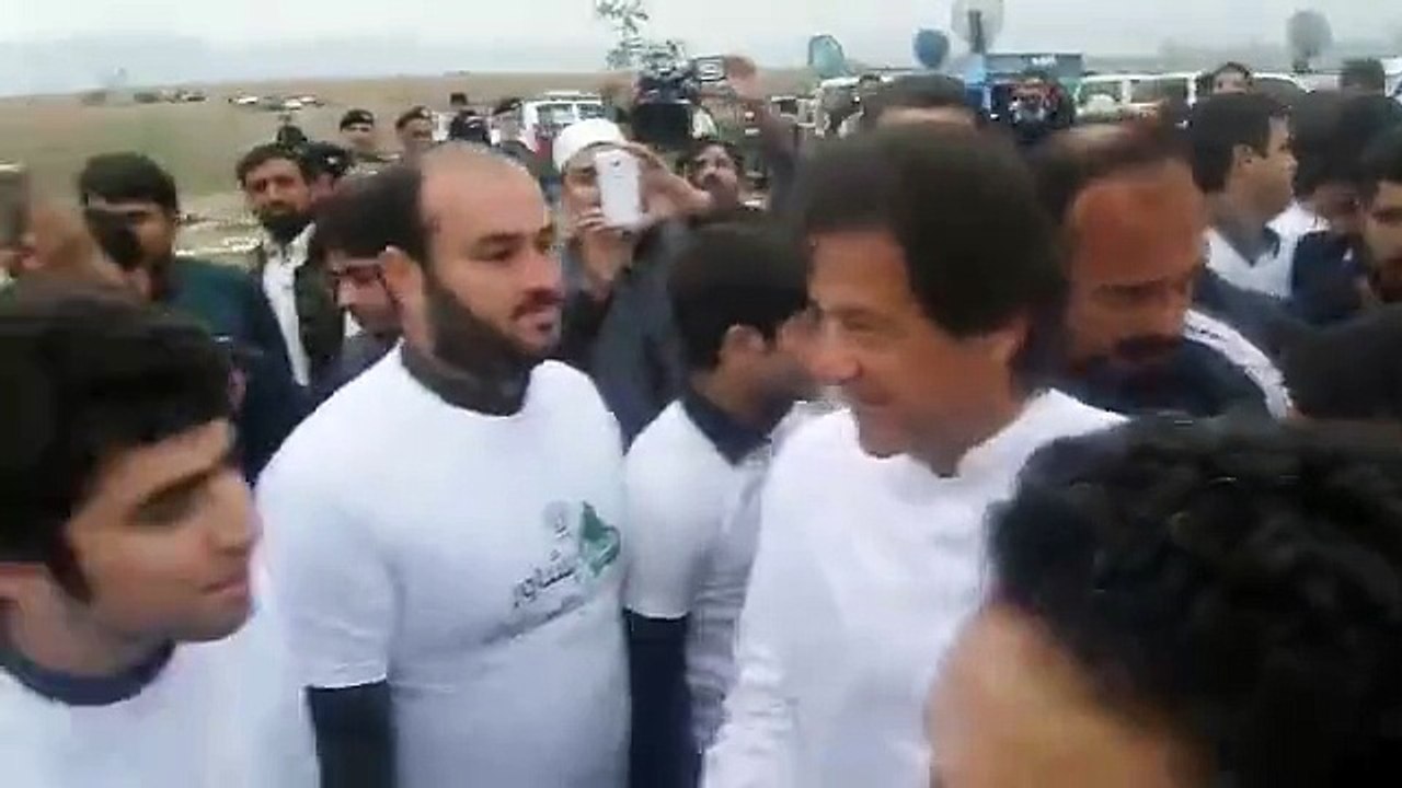 Chairman PTI Imran Khan met with Deputy Commissioner Peshawar Volunteers