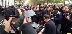 Hommage au victime du Bataclan : un pianiste joue 