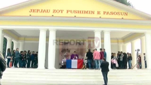 Report TV - SHkodër, Famullia e Shen Shtjefnit Meshë të Shenjtë për Viktimat e sulmit në Francë
