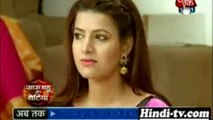 Simi ki Sachchai sabke samne aane par Saarika hui Khus - 15th November 2015 - Yeh Hai Mohabbatein