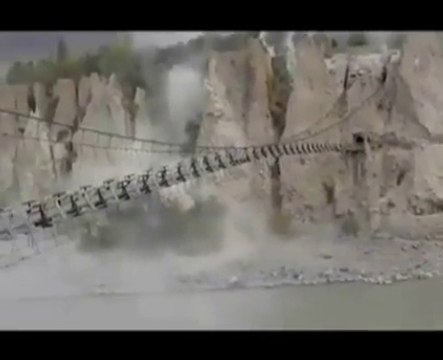 Footage of landslide in Gilgit-Baltistan following the earthquake in Pakistan!