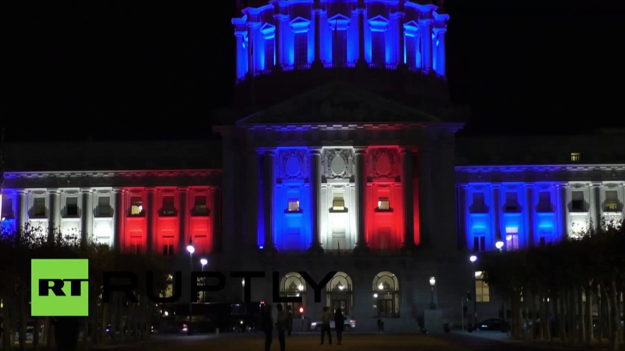 Etats-Unis : les monuments s’allument en couleurs du drapeau français