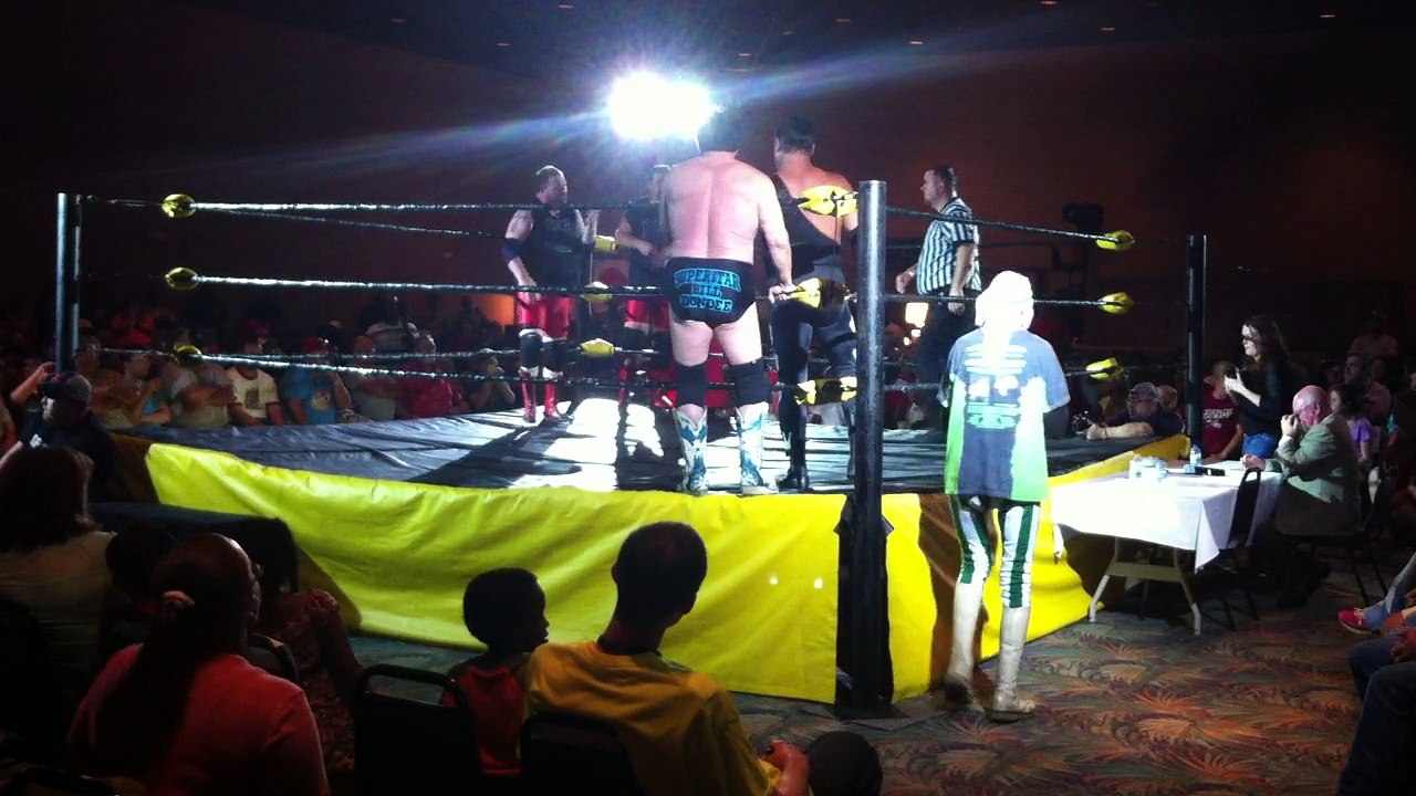 Jerry "The King" Lawler & "Superstar" Bill Dundee vs. Pure Destruction (Cody & Brody Hawk) - Championship Wrestling