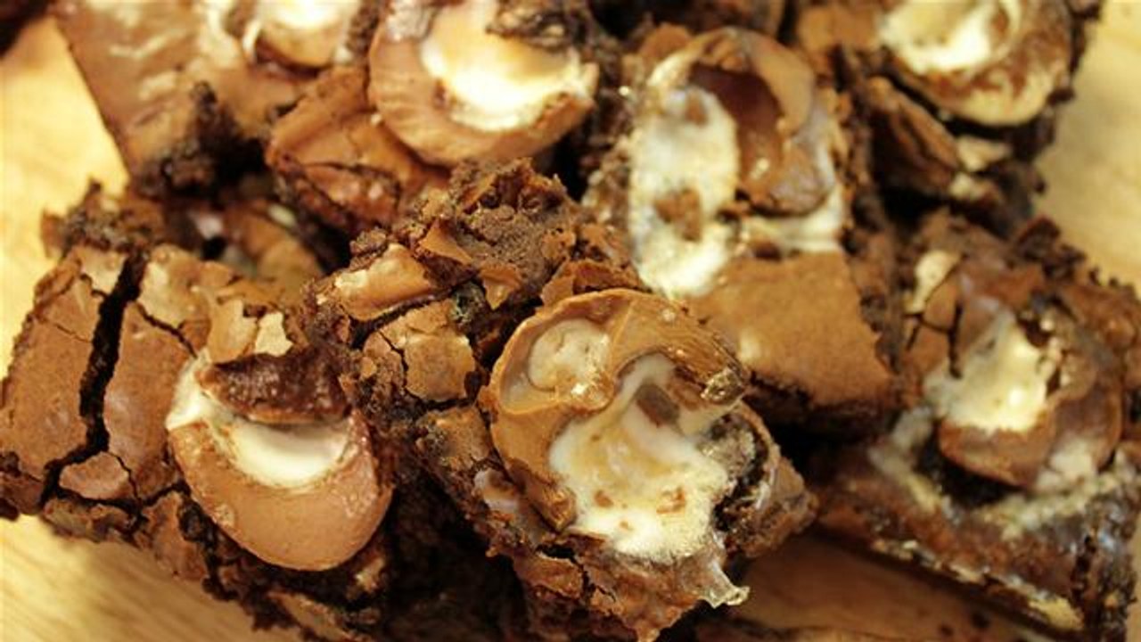 How to Make Crème Egg Brownies In 55 Seconds