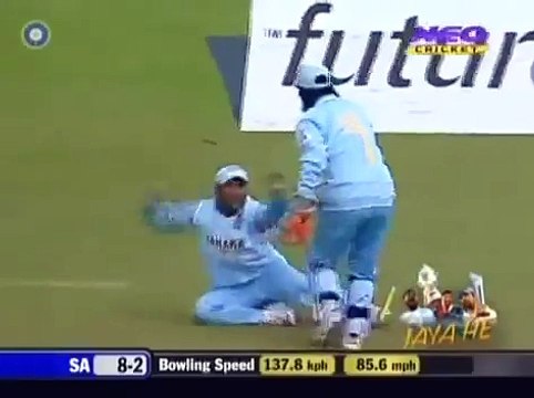 AB-de-Villiers-cheatingAleem-Dar-must-be-blind-India-v-South-Africa-3rd-ODI-at-Belfast