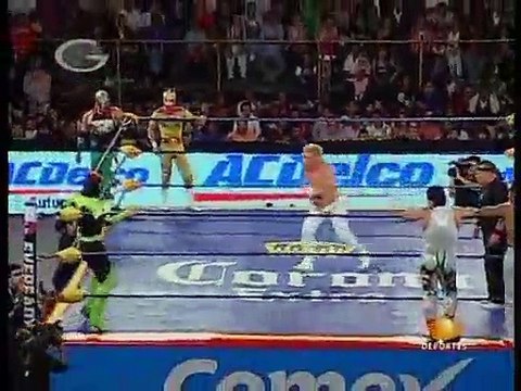 02 Atomic Boy, Crazy Boy & Lasser Boy vs. Los Metrosexuales