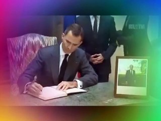 Condoléances royales espagnoles Le Roi et la Reine d'Espagne se sont rendus à l'Ambassade de France à Madrid pour signer