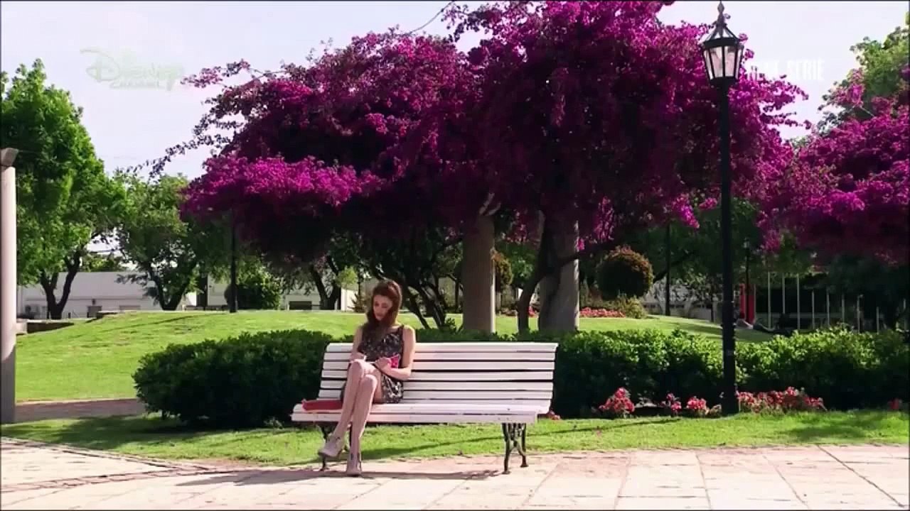 Violetta Violetta erzählt Angie das sie die Prüfung nicht machen will