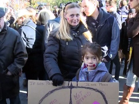 Le monde affiche son soutien à la France, touchée au coeur par les attentats
