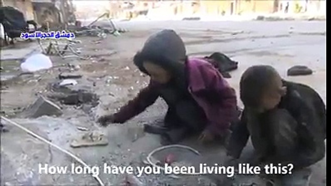 Kids Picking Bread Pieces  روٹی کے ٹکڑے