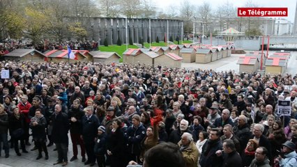 Brest. Environ 2.500 personnes unies contre l'horreur (Le Télégramme)