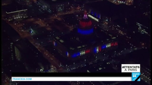 New York, Londres, Sydney, Berlin, Madrid en bleu, blanc, roug... All United on Paris Terrorist Attack 2015 13 November