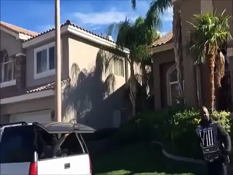 Man Catches People Robbing A House In Broad Daylight