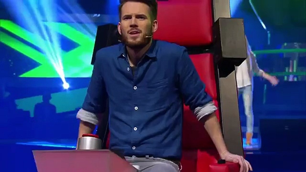 Pia - Wrecking Ball (Miley Cyrus) _ The Voice Kids 2014 Germany _ Blind Audition