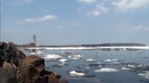 SPRING ICEBERG IN USA | Ice floating near the shores of Lake Superior