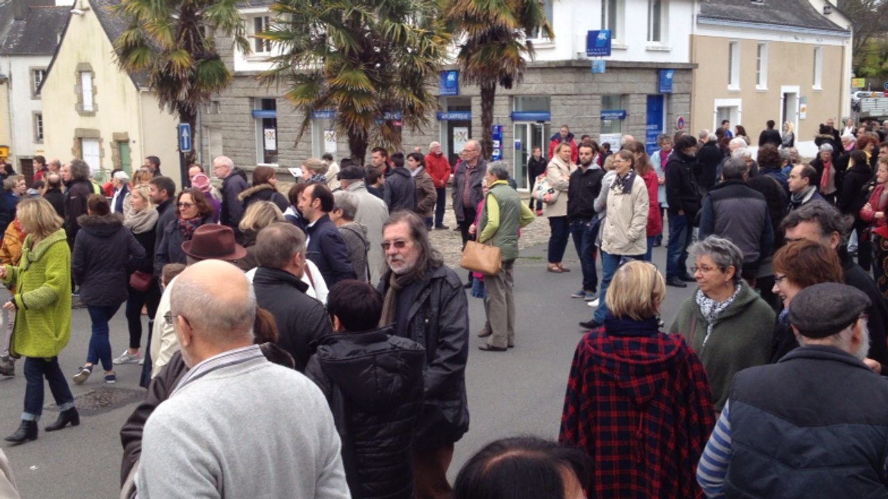 Attentats de Paris : un millier de personnes rassemblées