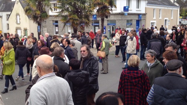 Attentats de Paris : un millier de personnes rassemblées