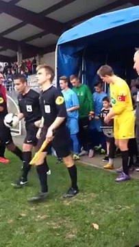 Entrée sur le terrain des joueurs lors du match de Coupe Gambardella contre Mouvaux