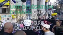 Des imams entonnent la Marseillaise et déposent des fleurs à côté du Bataclan