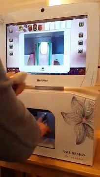 Kızlar Bu Teknolojiye Bayılacak.. Oje Yapma Makinesi