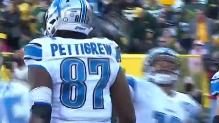 Lions Matt Stafford to Brandon Pettigrew for the touchdown