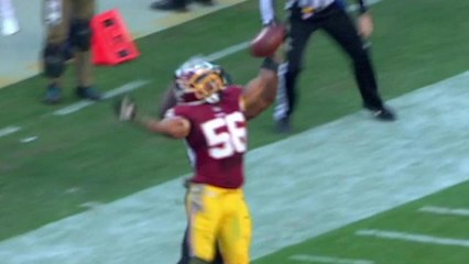 Can't-Miss Play: Perry Riley Jr. incredible one-handed pick