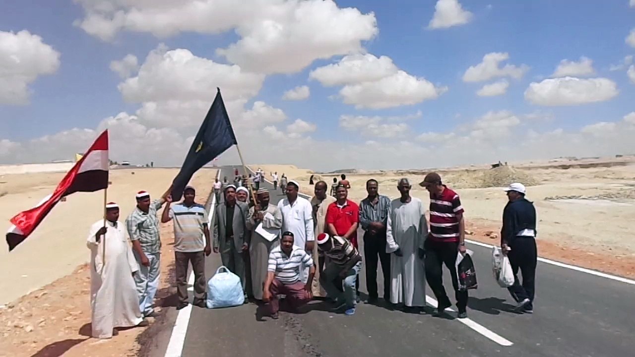 وفد نقابة المعلمين بأسوان فى زيارة الى أول موقع حفر فى قناة السويس الجديدة سبتمبر2014