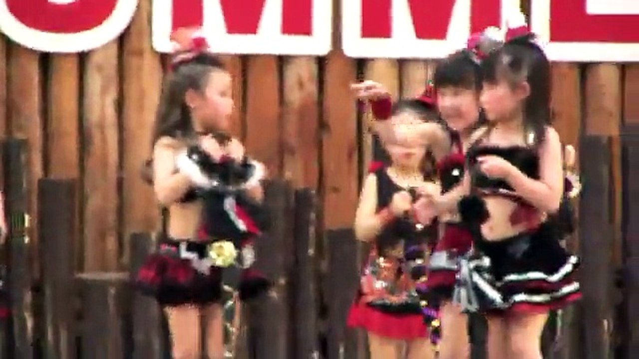 Videosworldfreee- ‪5-year old Jasmin - Tokyo Kids Dance Event 2009‬‏