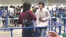 【衝撃映像】 AKB48握手会 キチガイが大暴れ　小栗有以レーン鍵閉�