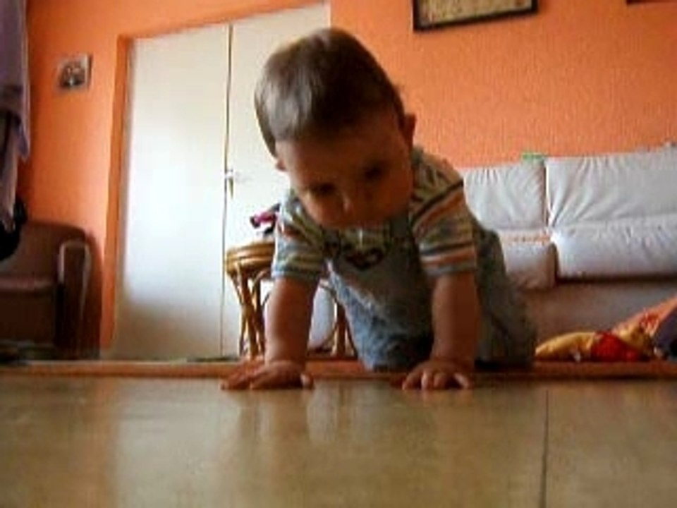 Quentin à 4 pattes !