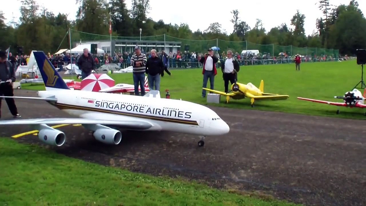超巨模型客機堅識飛!