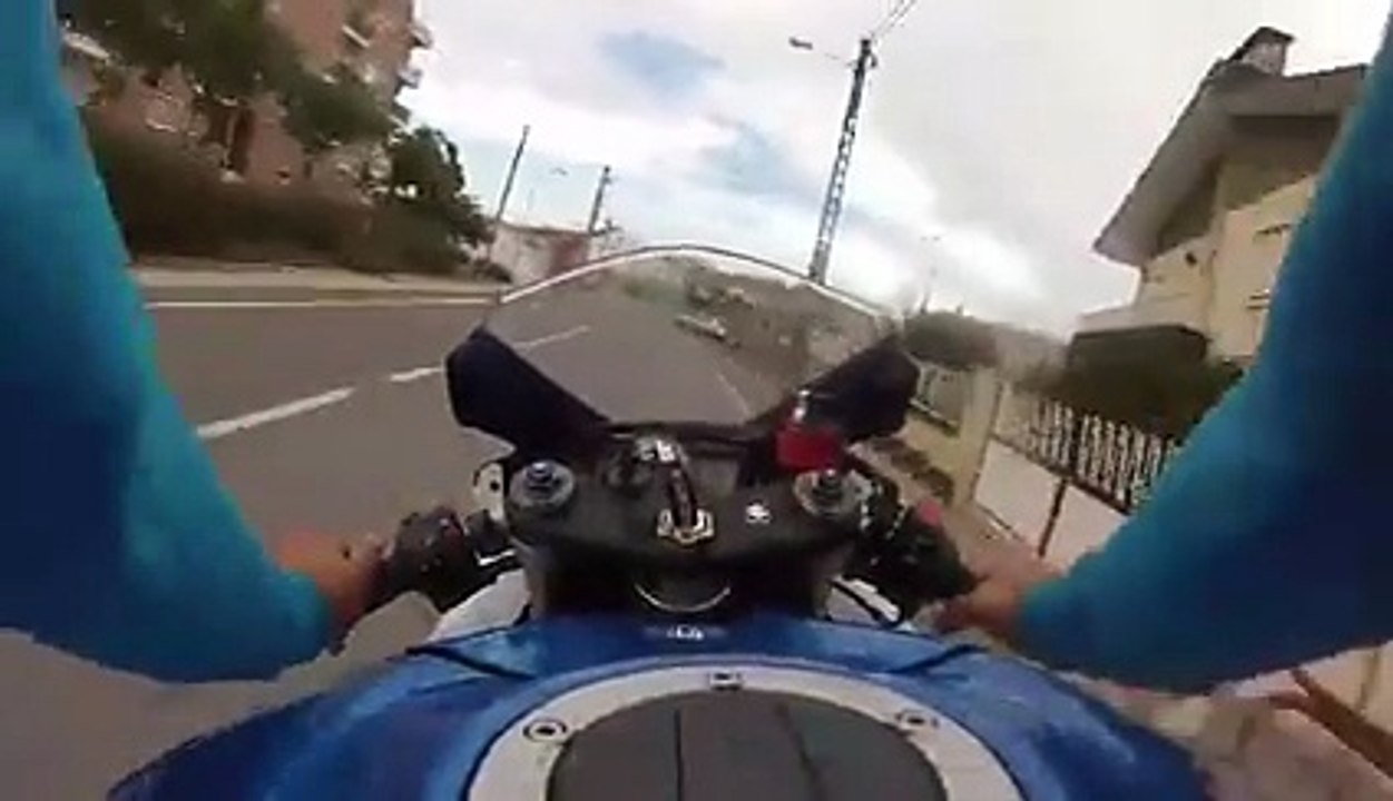 Este é sem duvida um dos mais loucos motociclistas Portugueses!!!