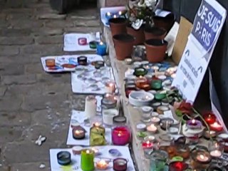 Arras : minute de silence au pied du beffroi