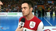 Falcao (futsal) lose his mind and spits a fan during futsal game