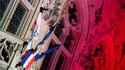 Arras: le beffroi d'Arras bleu blanc rouge